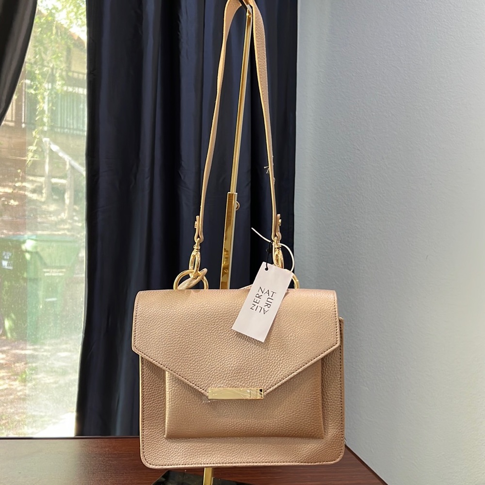 Naturalizer handbag with removable shoulder strap